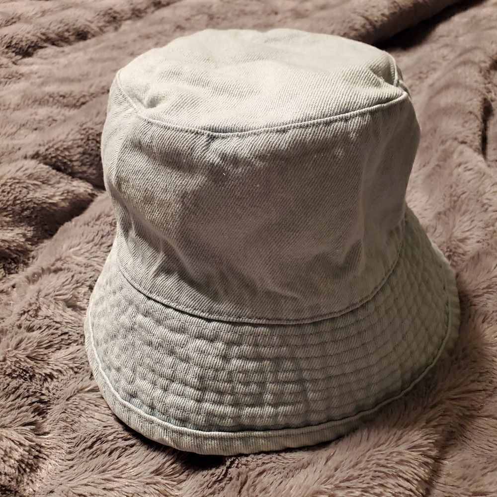 Cardani bucket demin hat